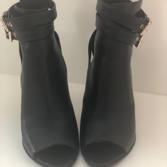 Burberry overfield open toe booties - Picture 6 of 7